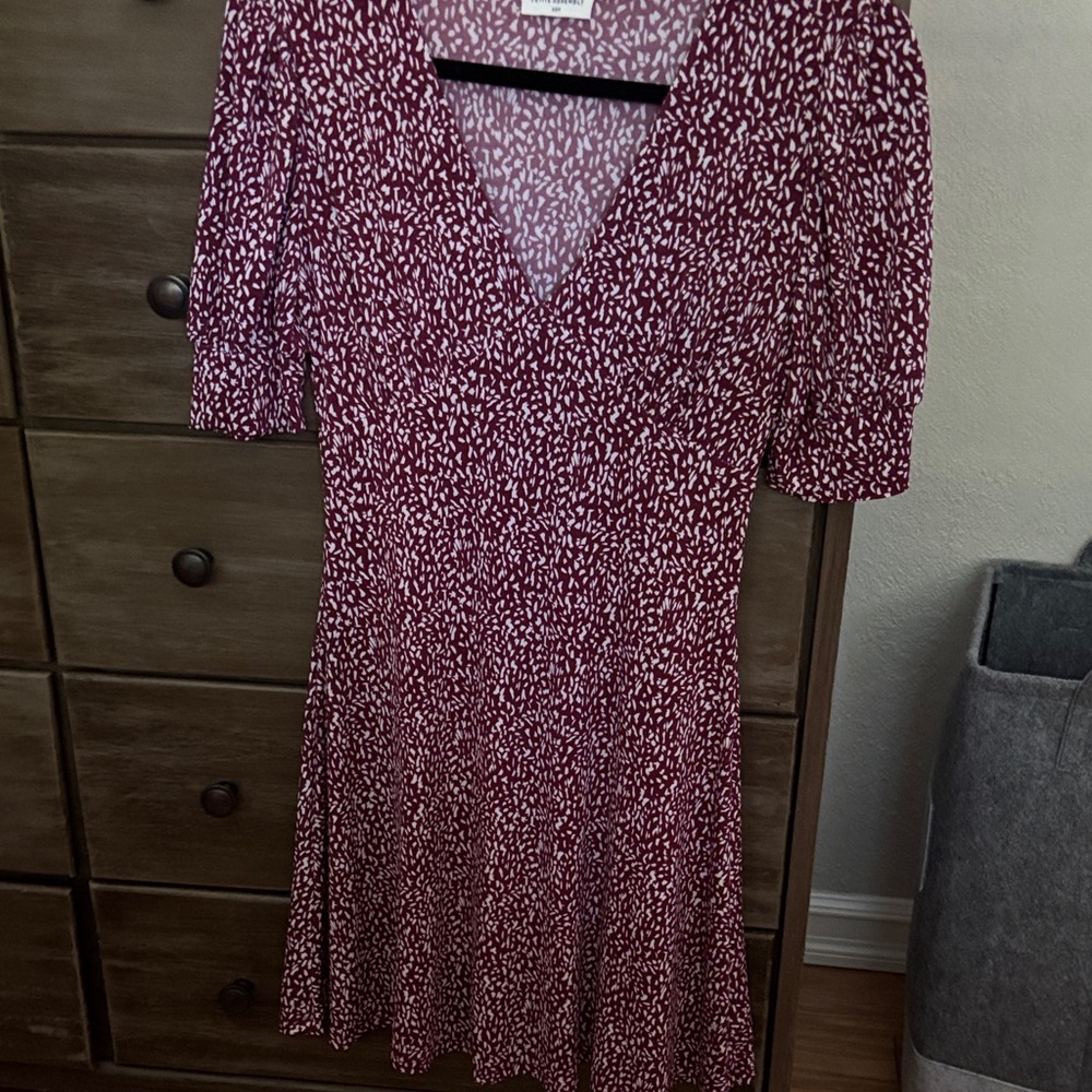 Chic Burgundy Patterned Midi Dress